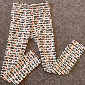 Girl’s leggings that say Mama’s Girl